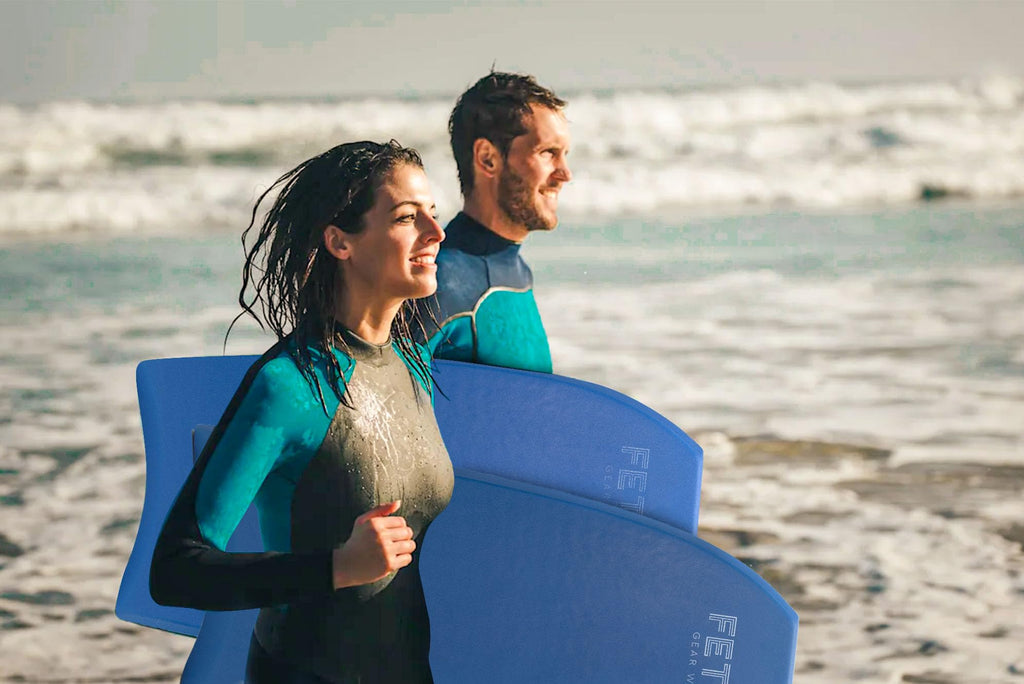 Bodyboard adulte et adolescent Fetch 50, planche de surf haute performance avec stringer et leash spiralé, bleu marine