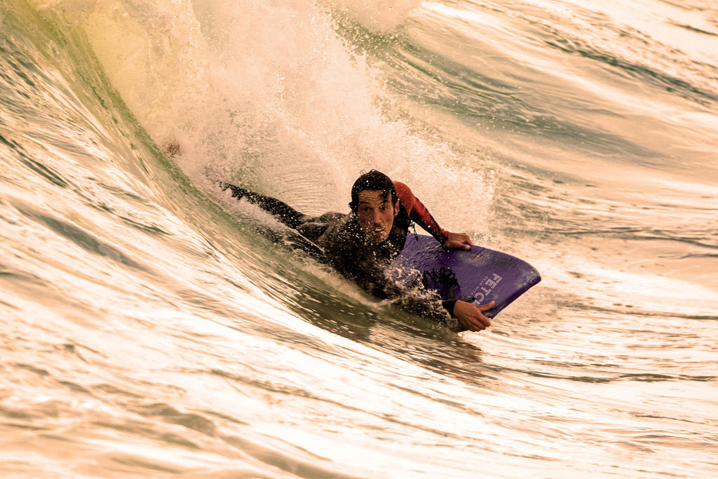 Bodyboard adulte et adolescent Fetch 50, planche de surf haute performance avec stringer et leash spiralé, bleu marine